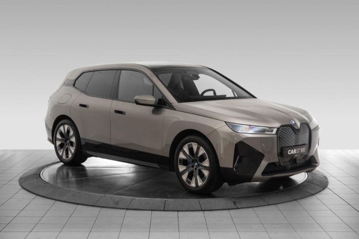 xDrive40 Fully Charged