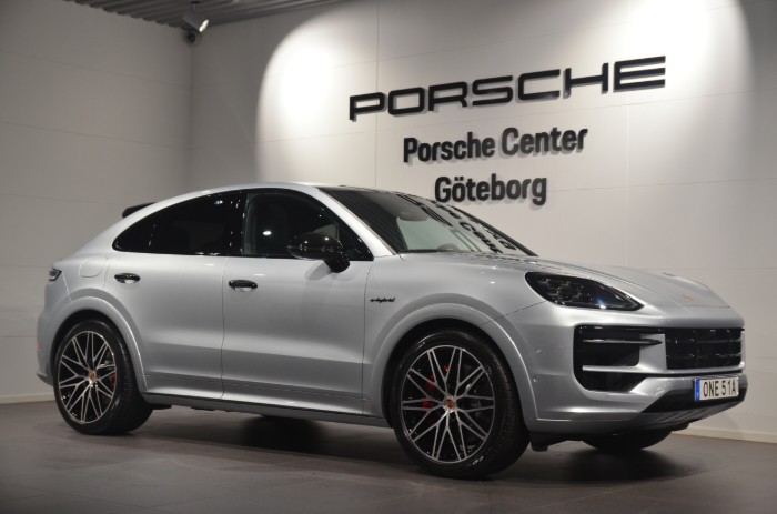 S E-Hybrid Coupé Black Edition / Omg. Leverans