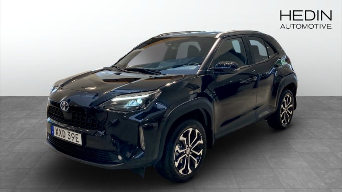 Cross Hybrid AWD | B-kamera | 116hk