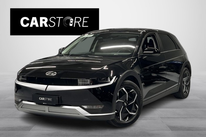 73 kWh 305 hv AWD Techniq // Adapt. vakkari / Peruutuskamera / Digimittaristo / 2x renkaat!