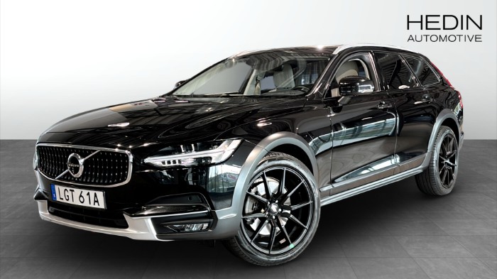 V90 CROSS COUNTRY