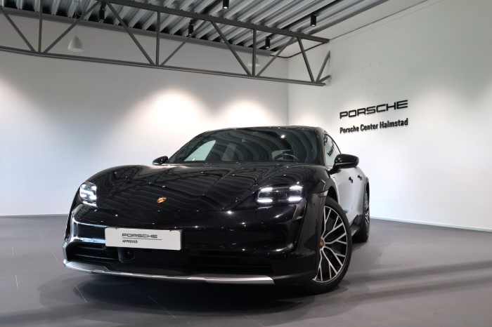 4 Cross Turismo 476hk / VAT / Leasebar