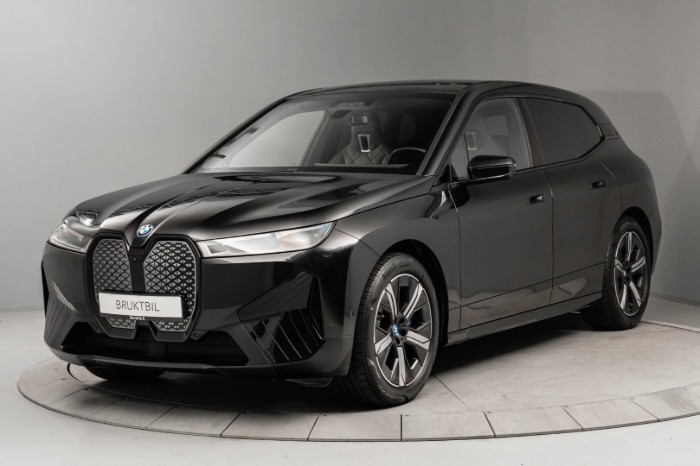 xDrive40 Fully Charged